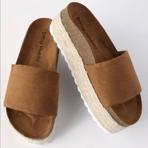 Chinese Laundry | Pippa Slide Flatform Sandal